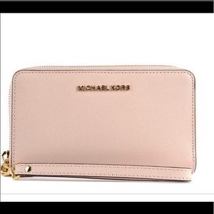 Michael Kors Unused blush wristlet / wallet